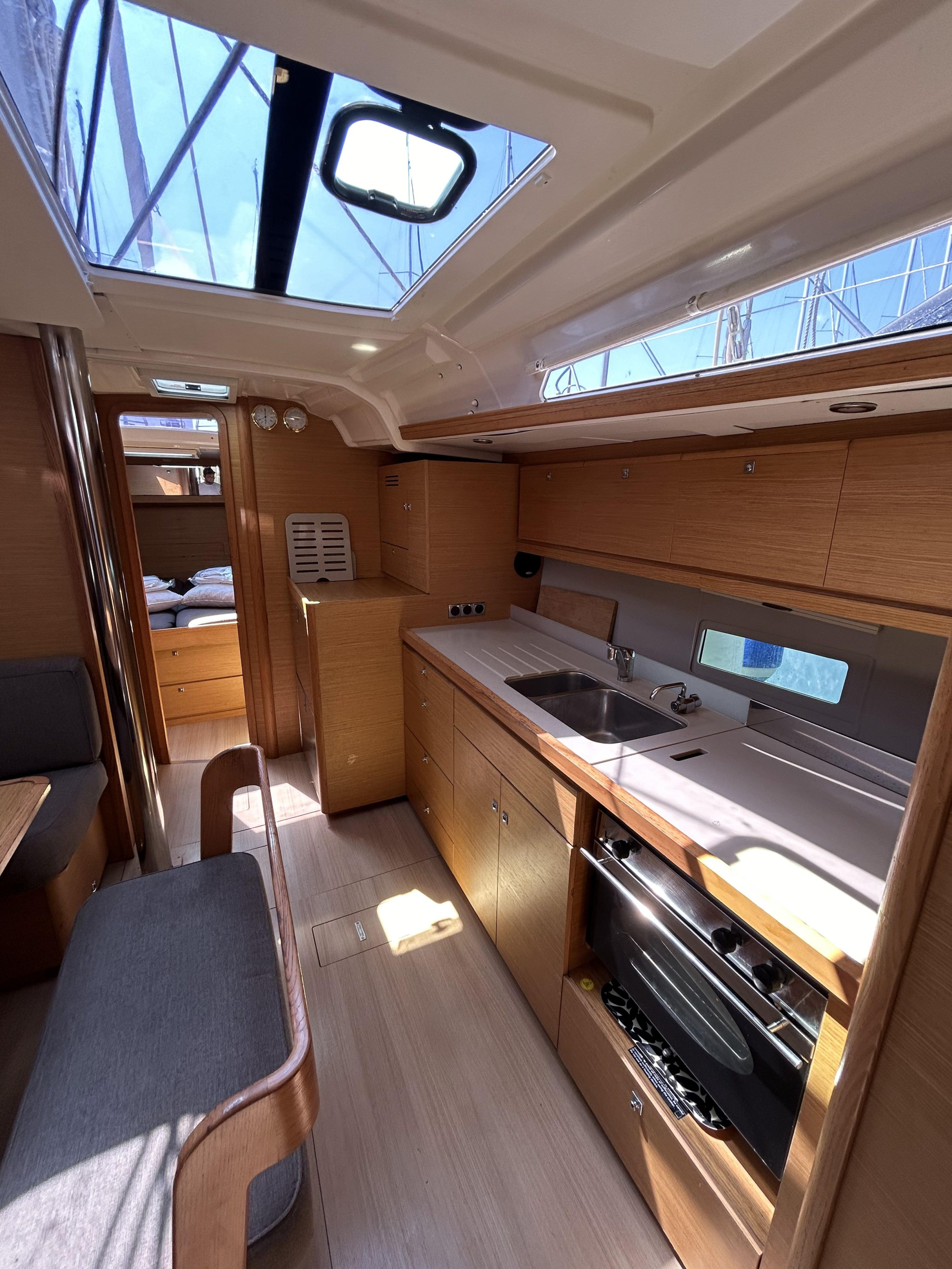 Dufour 430 Grand Large — photo 15