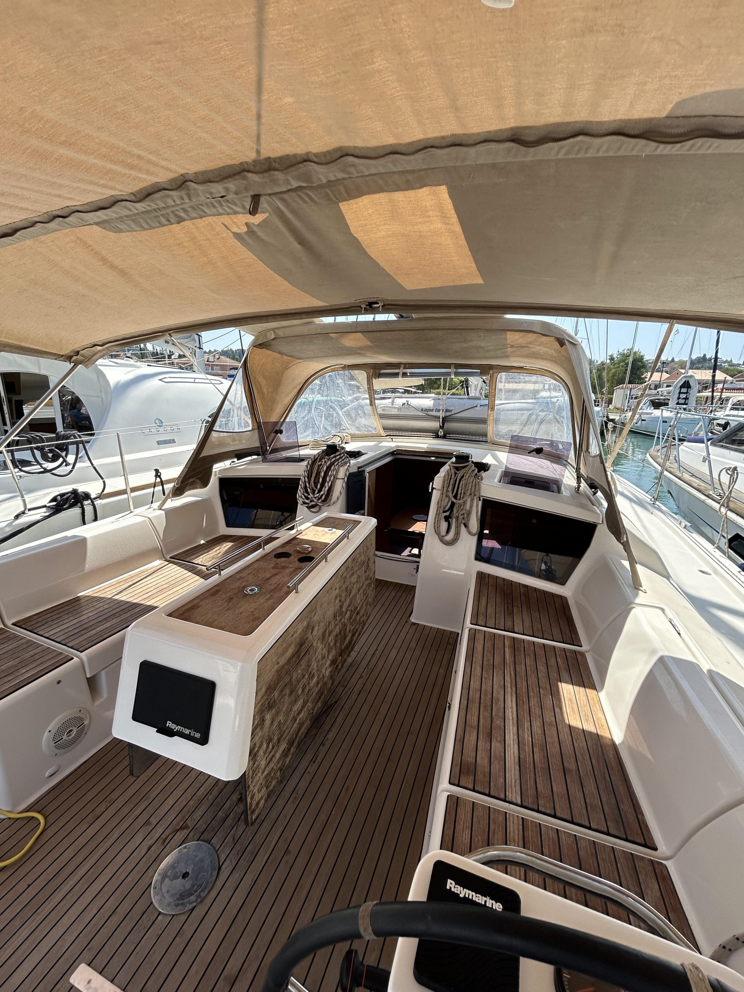 Dufour 430 Grand Large — photo 20