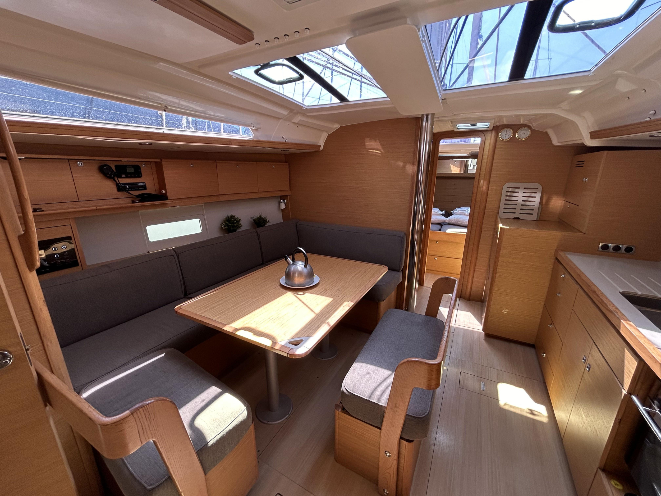 Dufour 430 Grand Large — photo 22