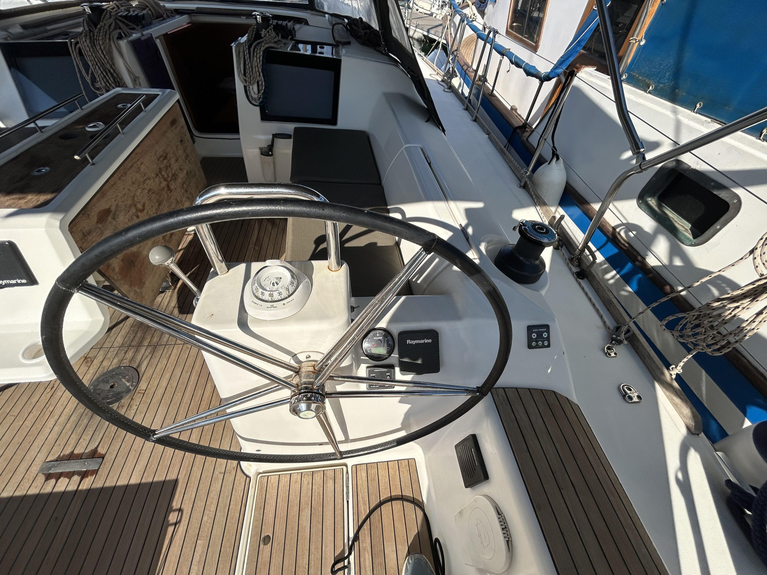 Dufour 460 Grand Large (5cab/3wc) — photo 11