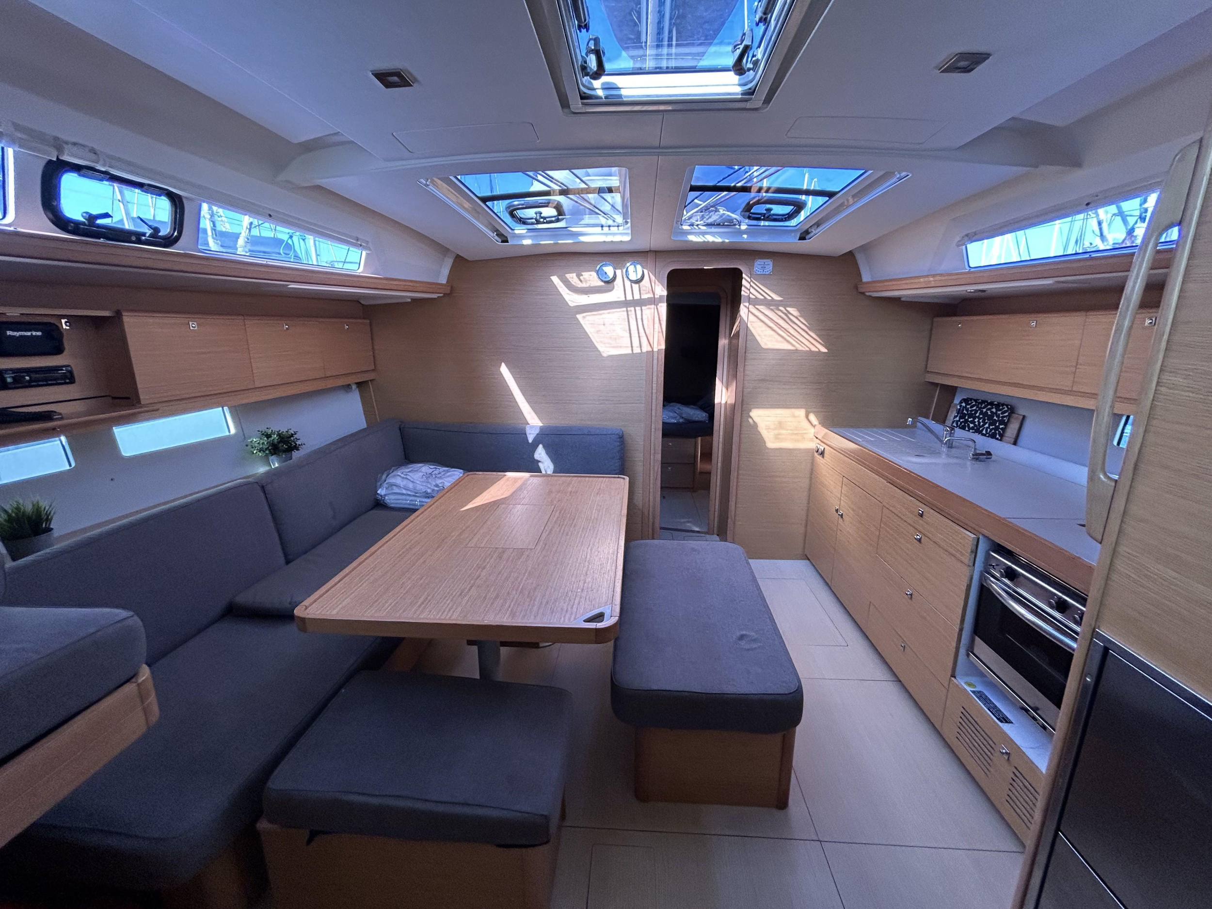 Dufour 460 Grand Large (5cab/3wc) — photo 12