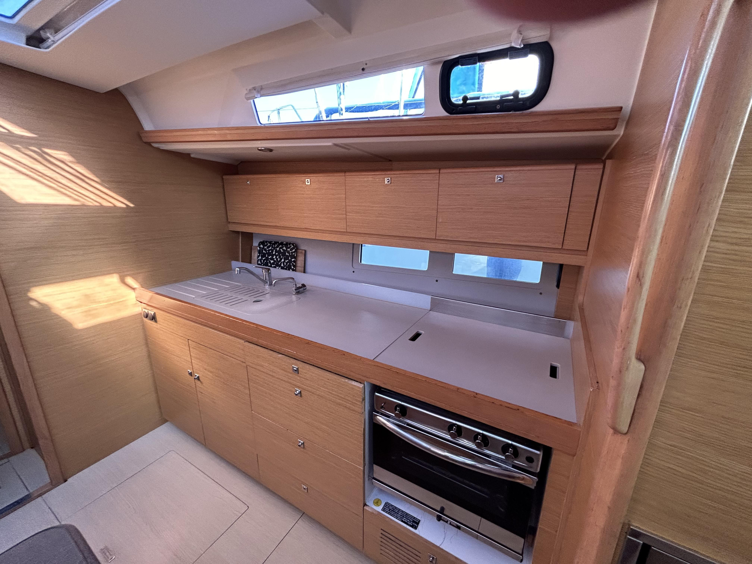 Dufour 460 Grand Large (5cab/3wc) — photo 29