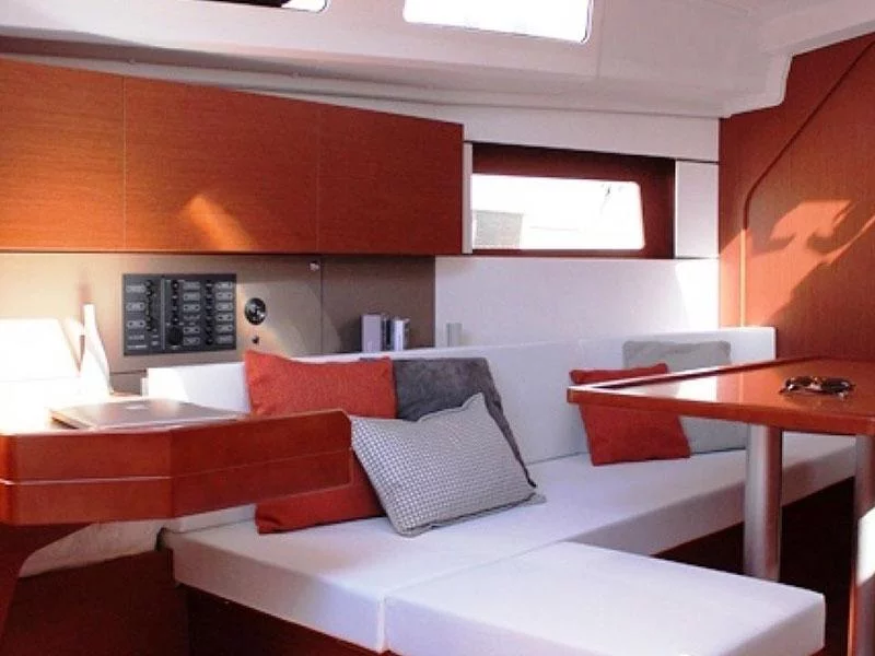 Moorings 352 () Interior image - 3