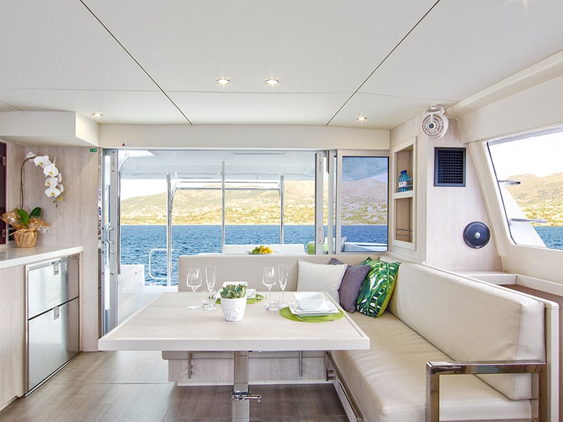 Photo #6 - Leopard 40 () in Marina - 13267