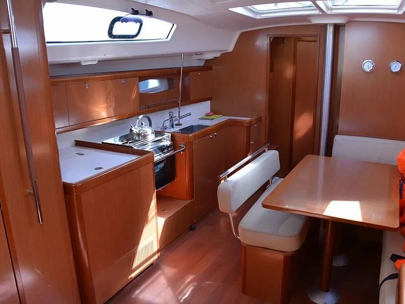 Oceanis 43 (Valdeker II)  - 1