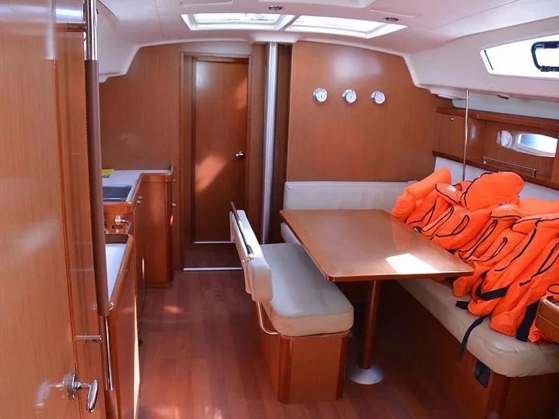 Oceanis 43 (Valdeker II)  - 6