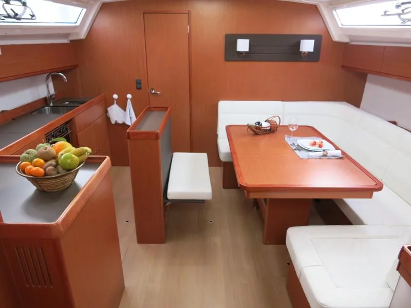 Bavaria Cruiser 46 (Jochi) Interior image - 11