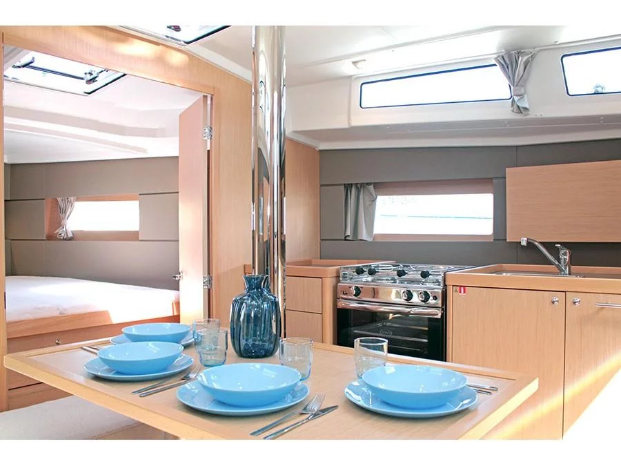 Oceanis 38.1 (FREEDOM) Interior image - 16