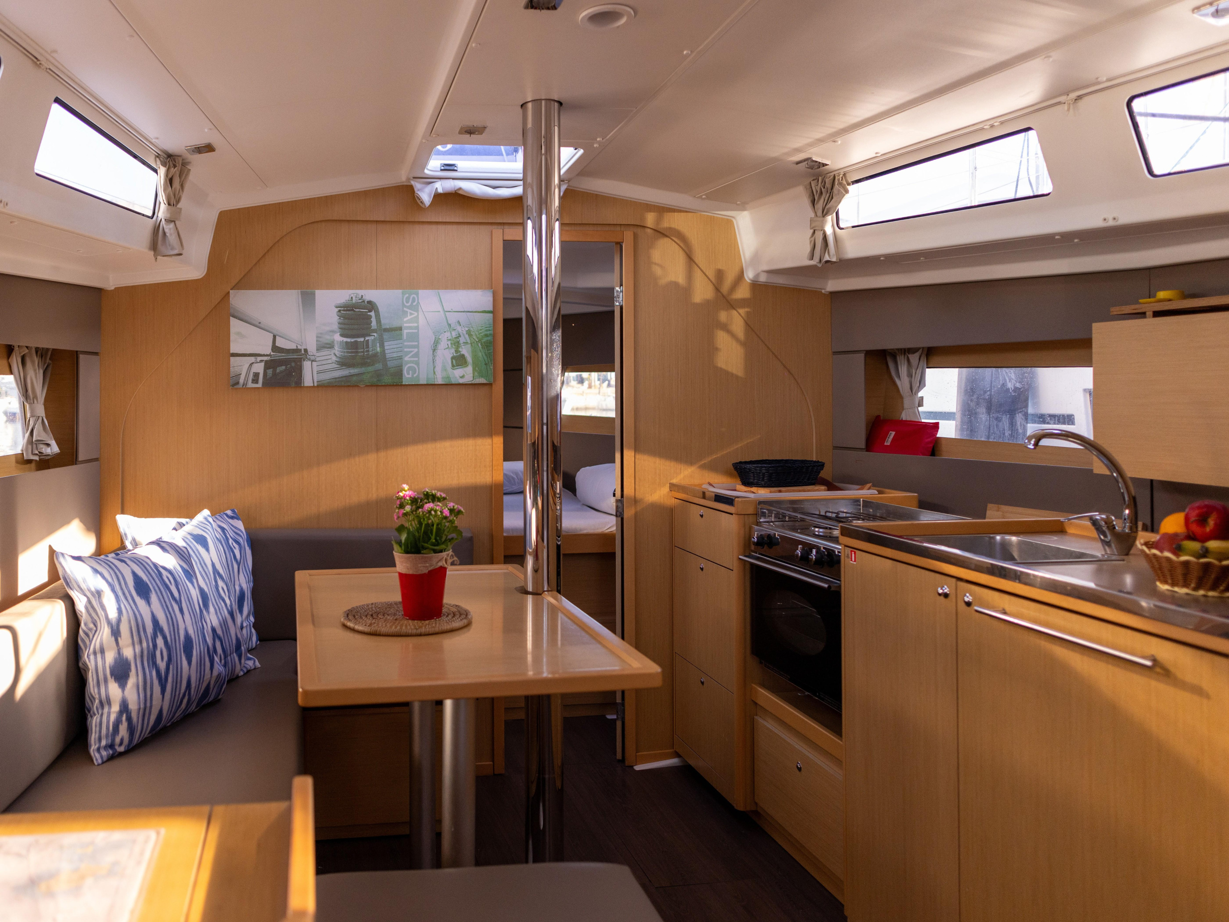 Oceanis 38 — photo 14