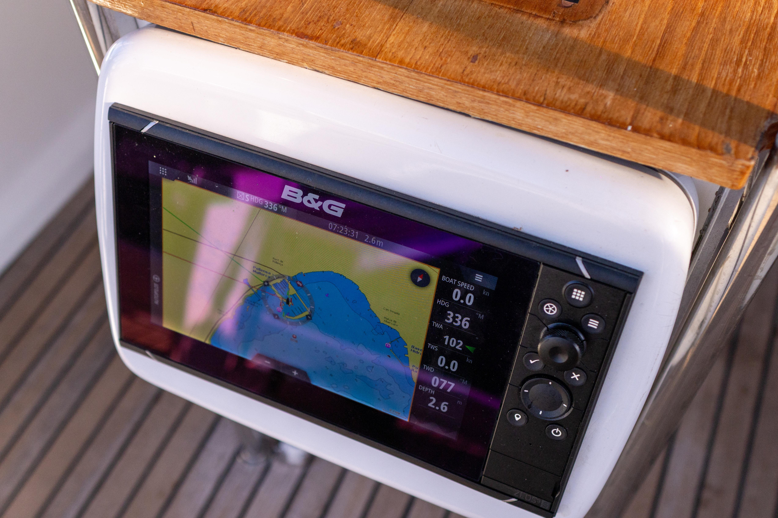 Oceanis 38 — photo 22