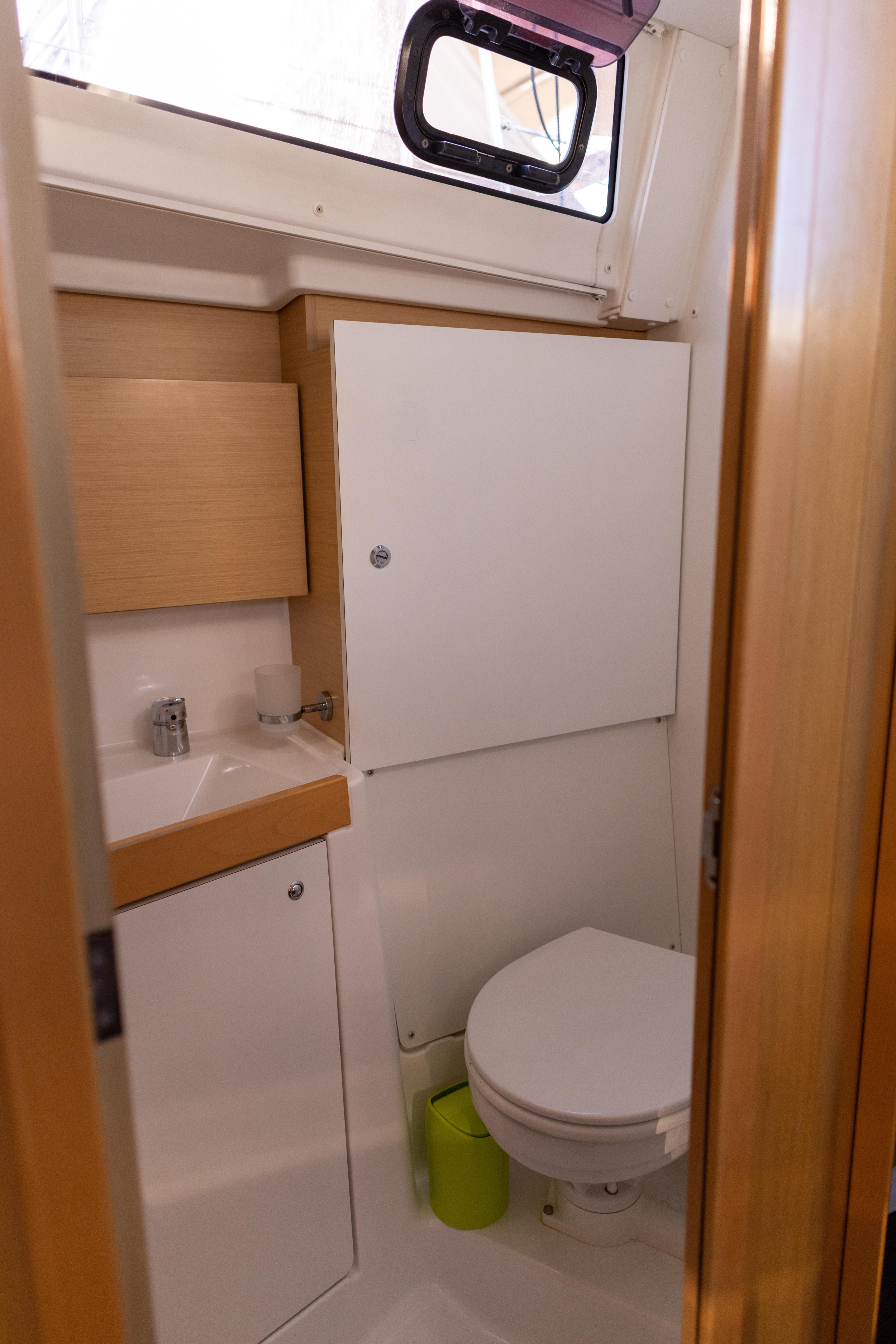 Oceanis 38 — photo 10