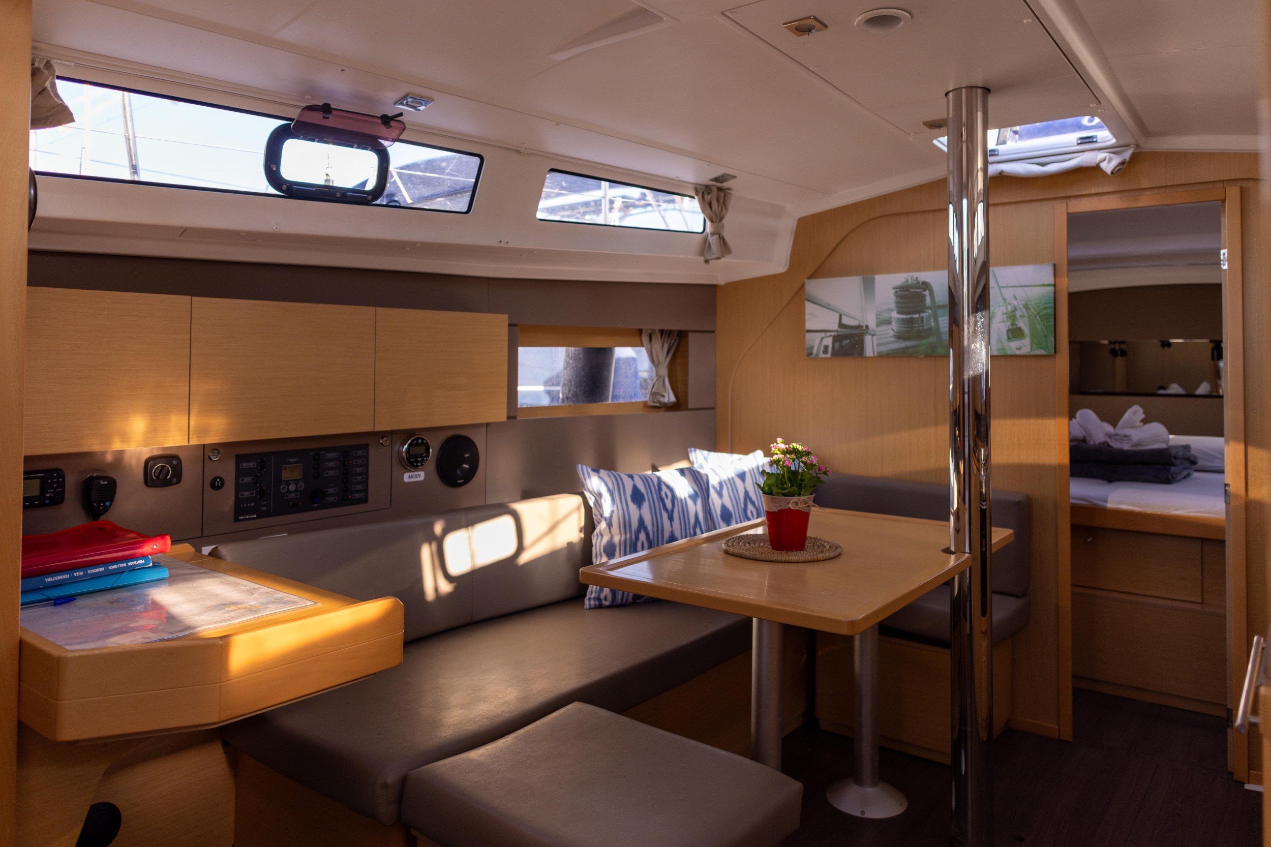 Oceanis 38 — photo 19