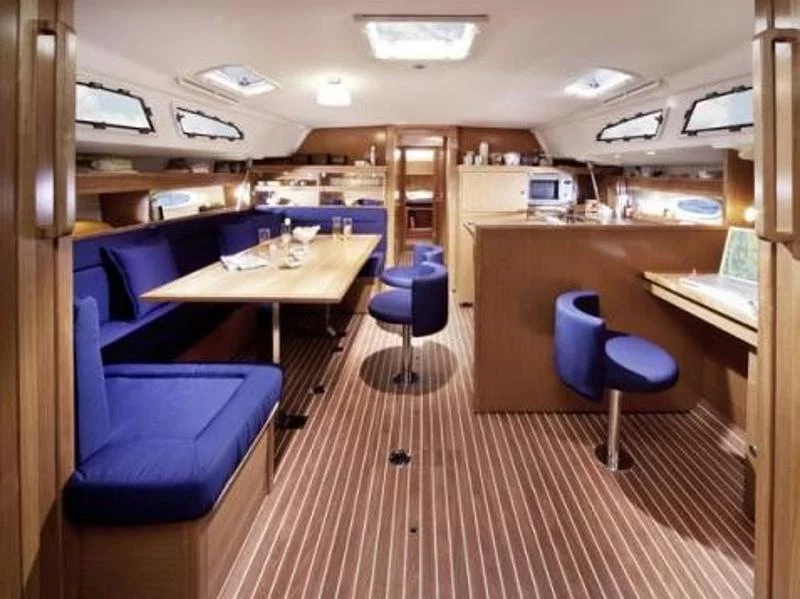 Bavaria 51 Cruiser (Arctic Breeze) Interior image - 2