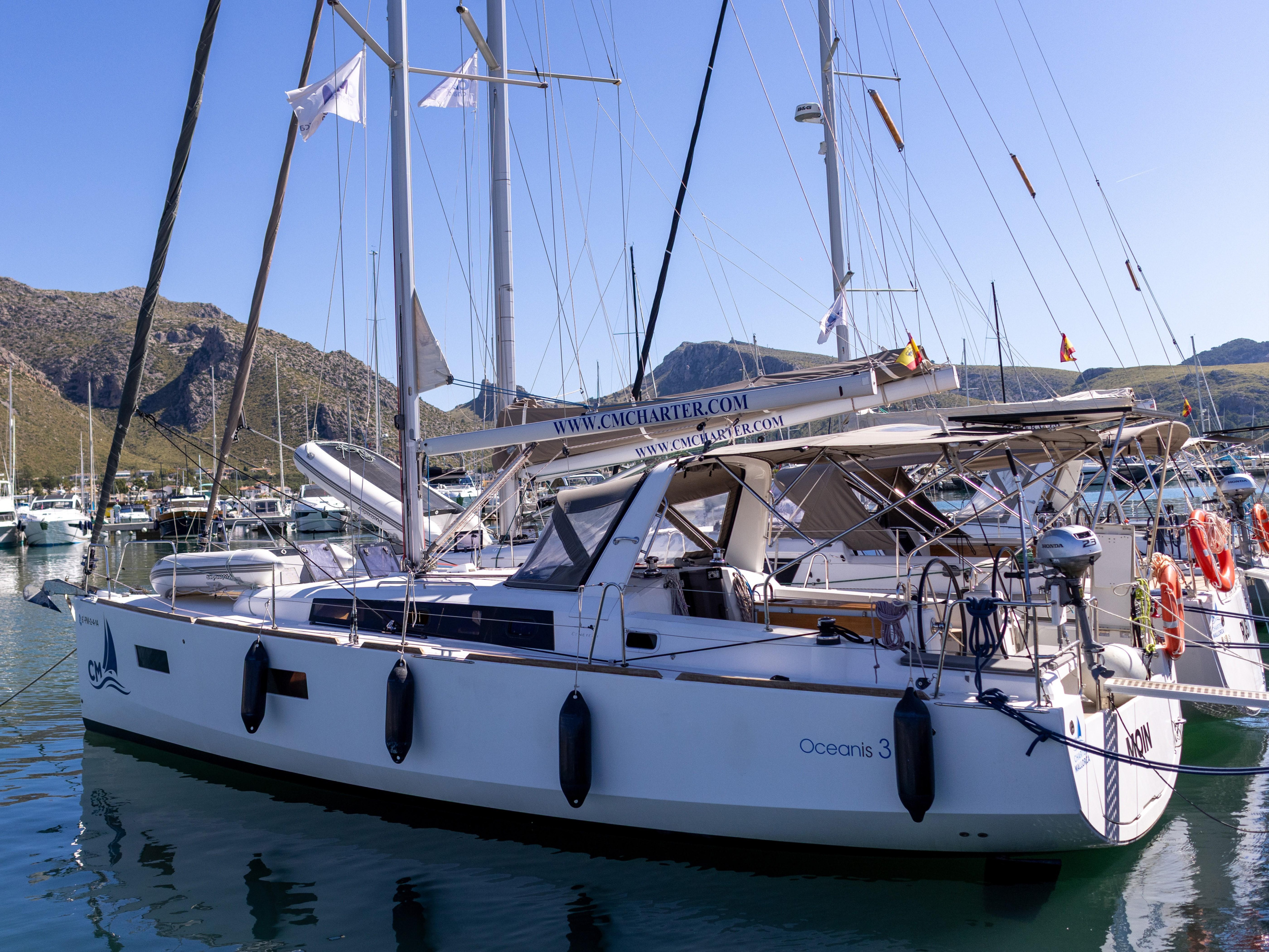 Oceanis 38 — photo 1