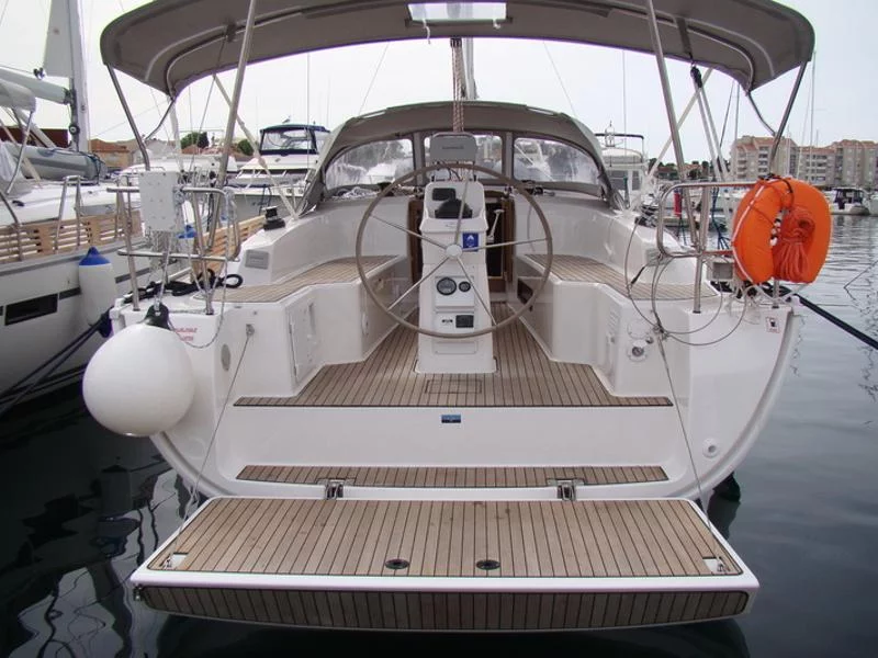 Bavaria 33 Cruiser ((1682 BG)) Main image - 0