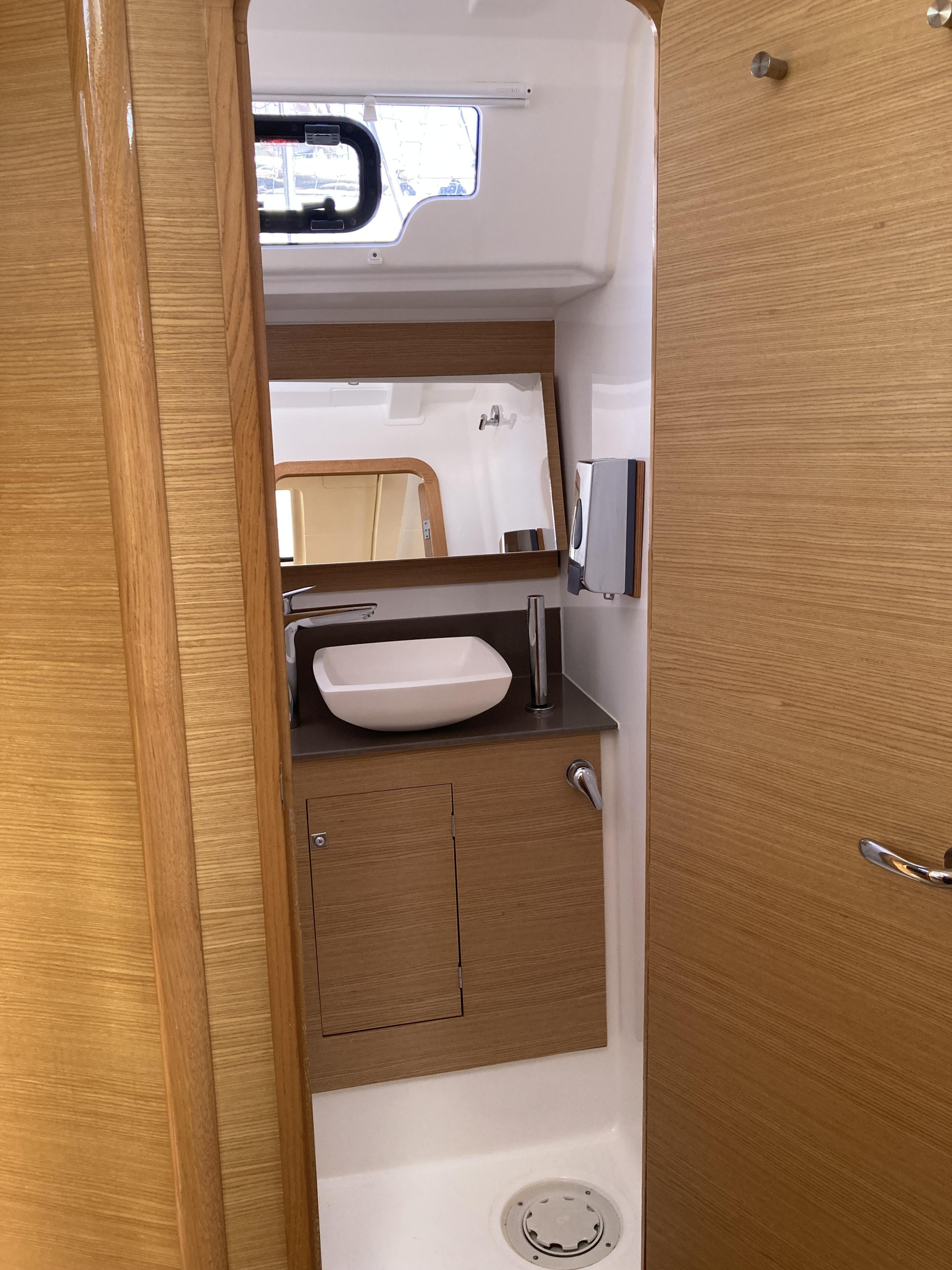 Photo #11 - Dufour 460 Grand Large 5Cab (Newt) en Portisco - 8065