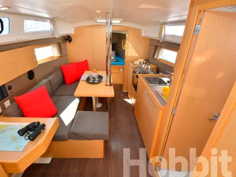 Oceanis 35 (Hobbit) Interior image - 8
