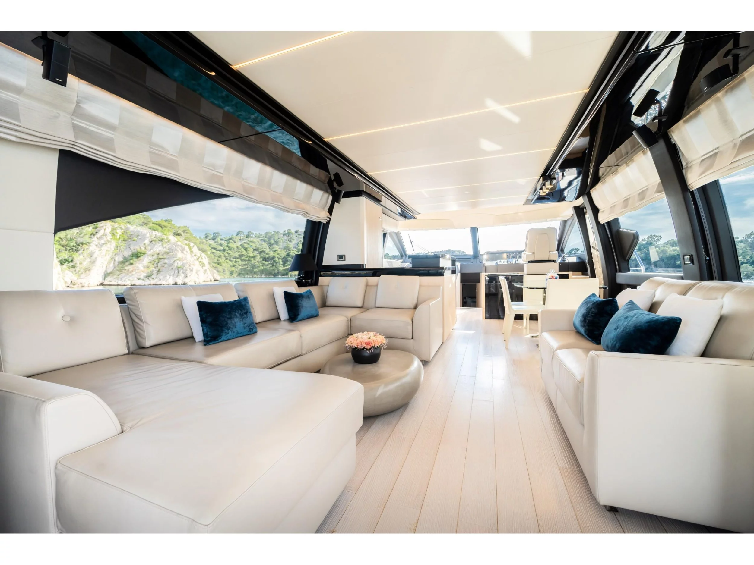 Azimut 72 Fly (Mineira) Interior image - 2
