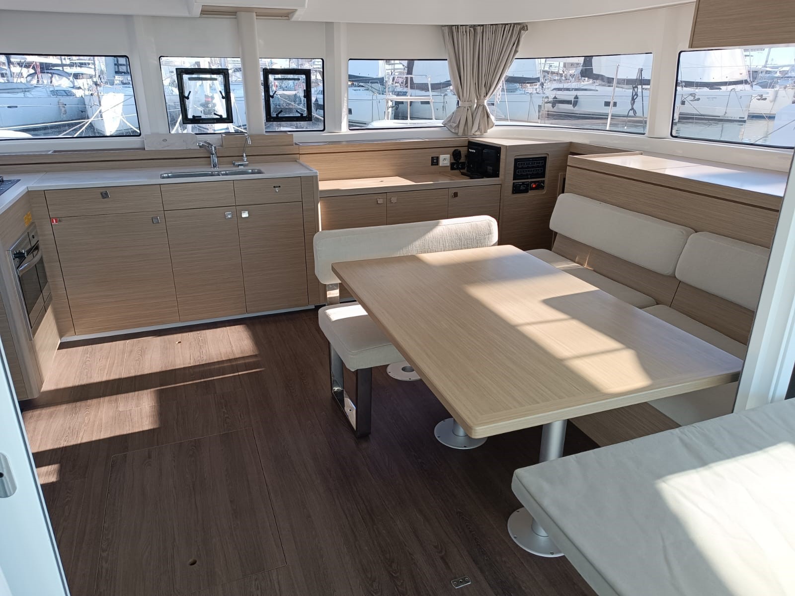 Lagoon 43 — photo 15