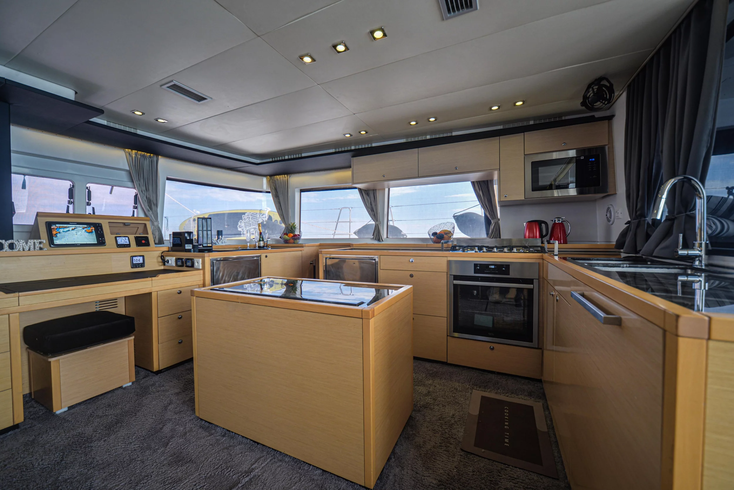 Lagoon 560 S2 (Avra)  - 8