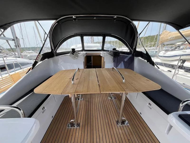 Elan Impression 45 (OLLIE new 2024 (air condition, cross-cut dacron sails))  - 15