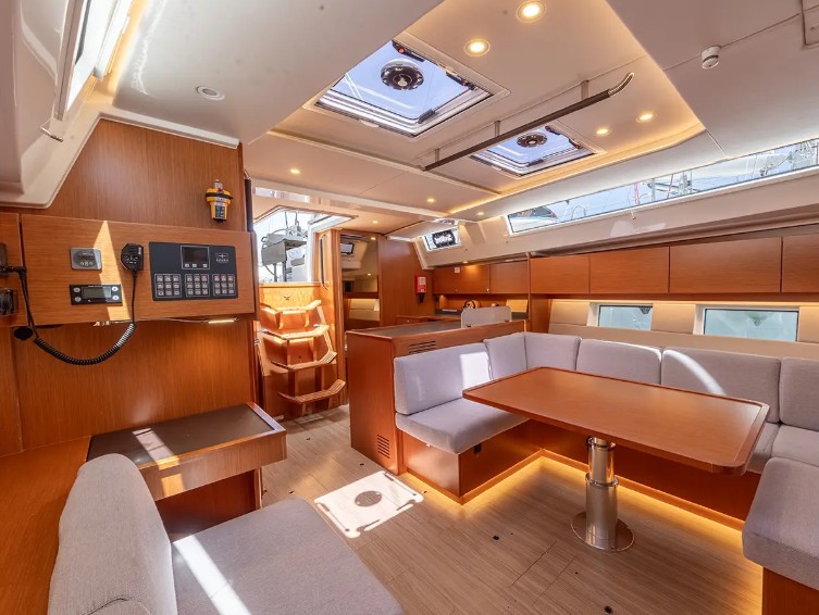Bavaria C45 — photo 9
