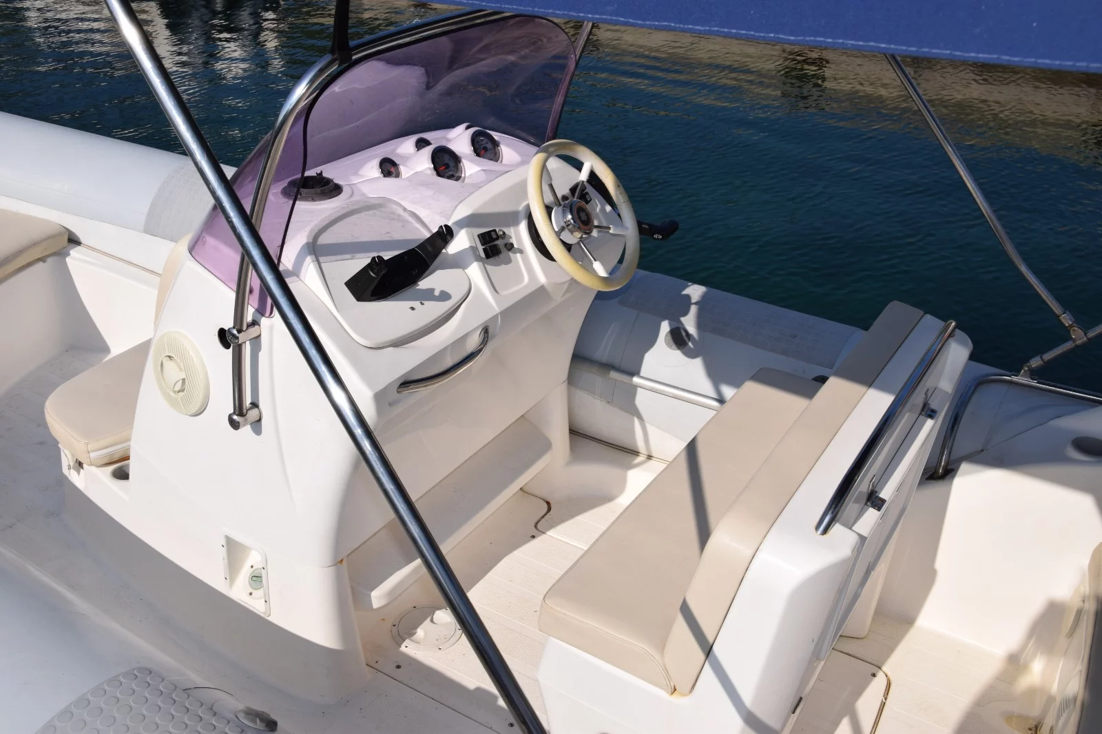 Brig Eagle 645 (Sunshine)  - 1