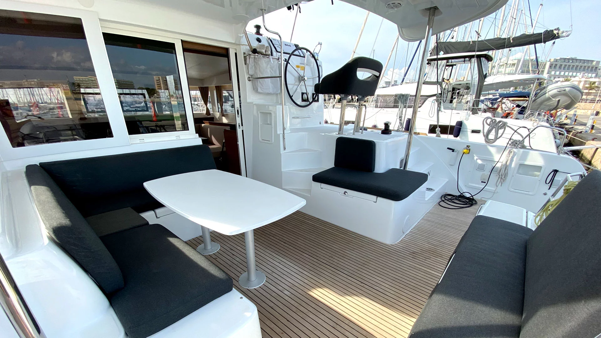 Lagoon 40 (Sunrise)  - 3