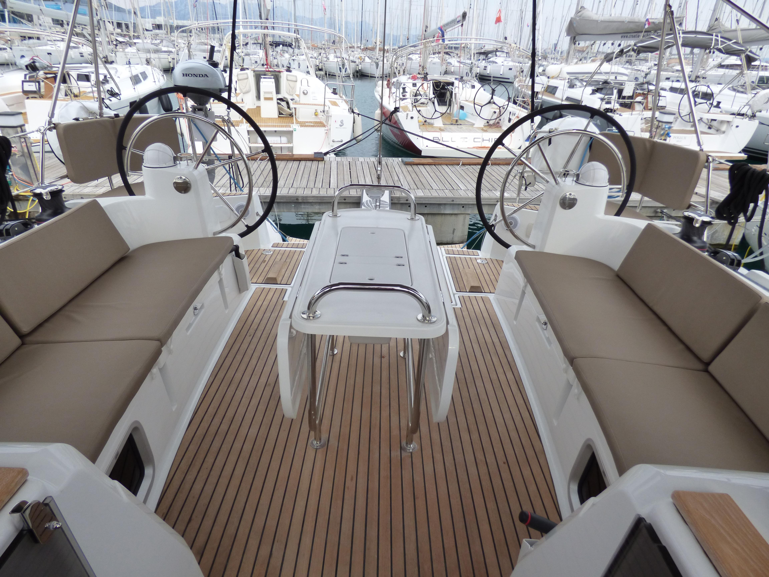 Photo #2 - Sun Odyssey 519 (Geronimo) in Kastela - 4859
