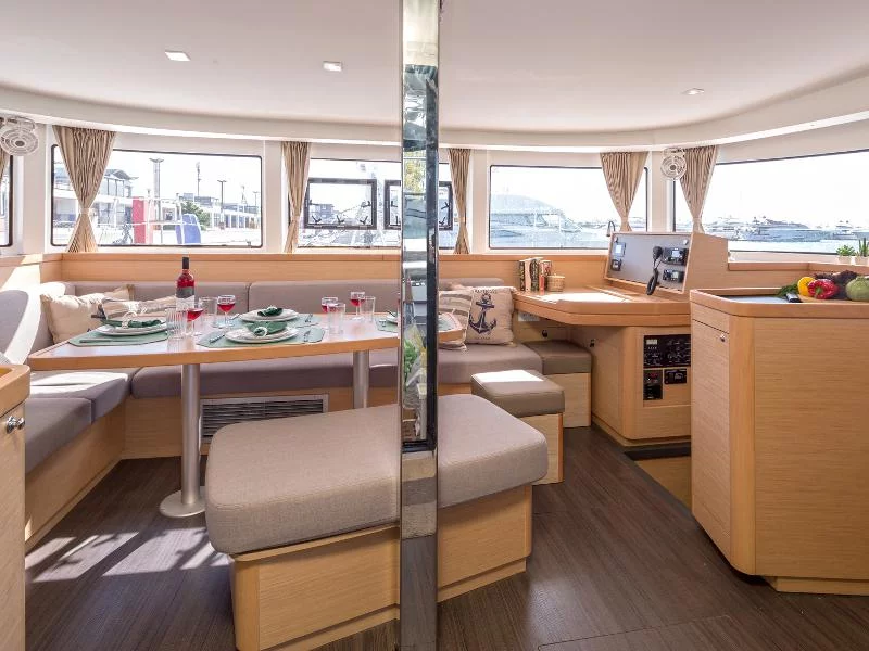 Lagoon 42 (San Giorgio) Interior image - 17
