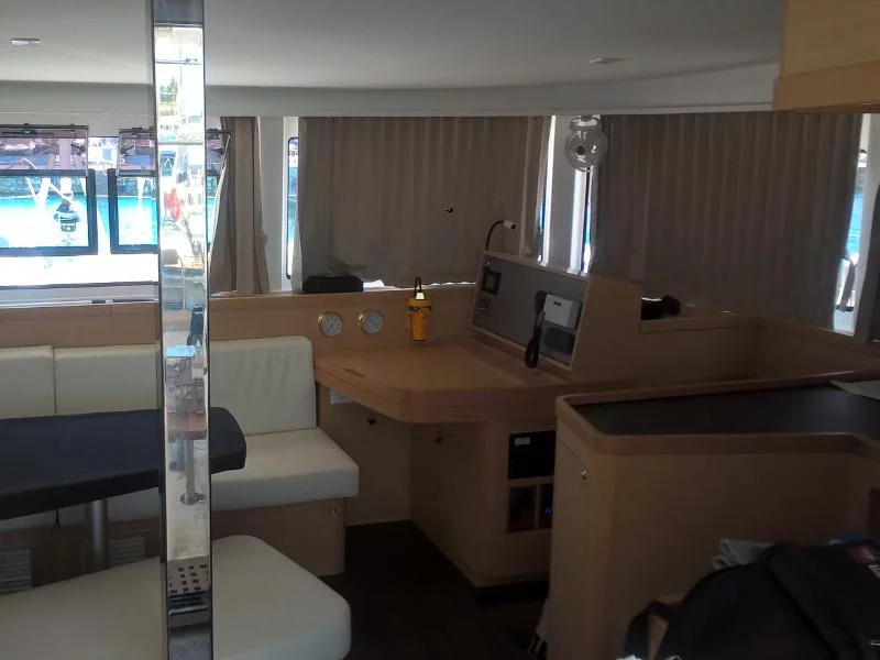 Lagoon 42 (Aeolian Breeze) Interior image - 2