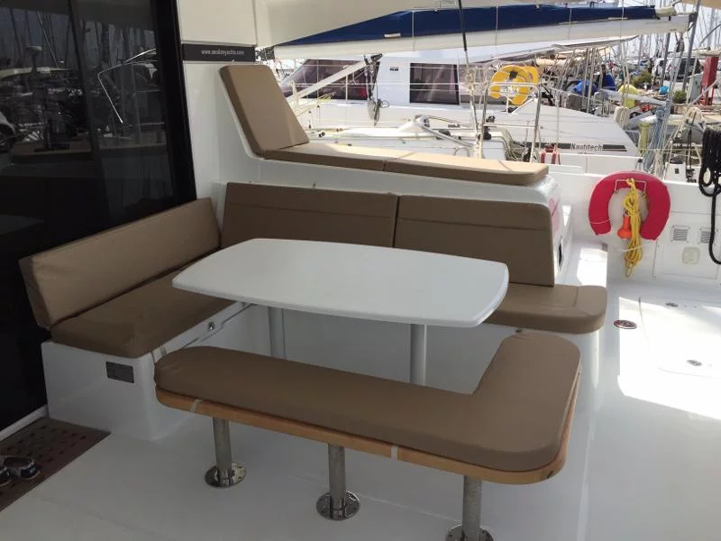 Lagoon 42 (Aeolian Breeze)  - 10