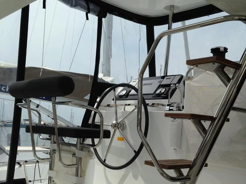 Lagoon 42 (Aeolian Breeze)  - 1