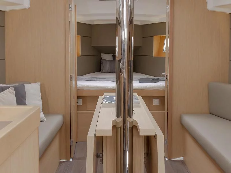 Oceanis 35.1 (Kolibri) Interior image - 9