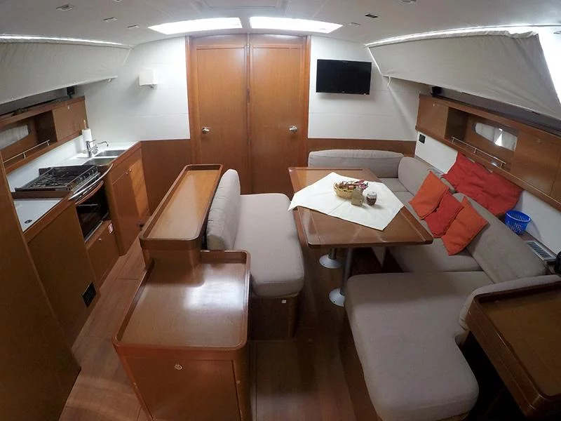 Oceanis 50 (Pika II) Interior image - 11