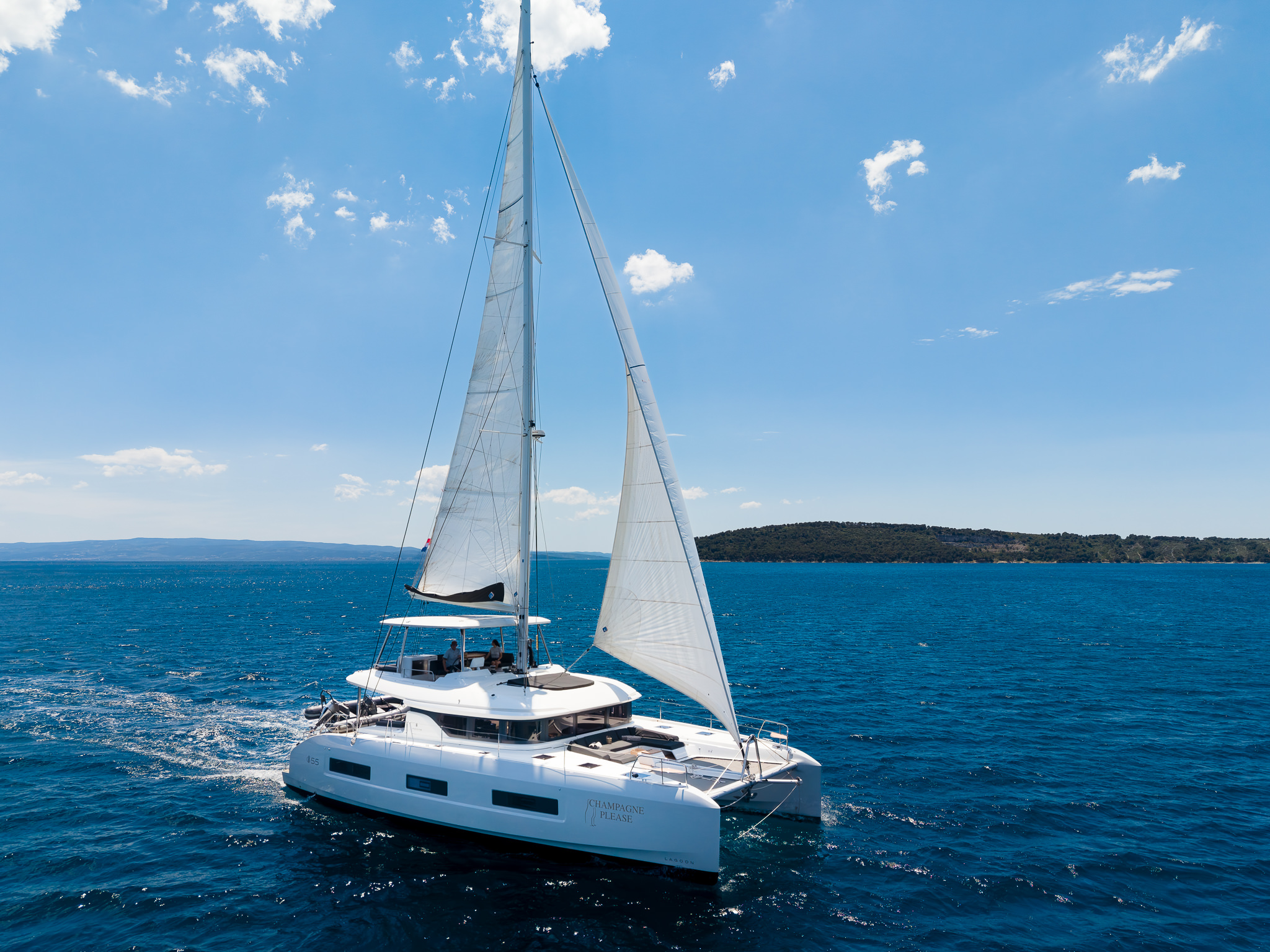 Lagoon 55 — photo 1