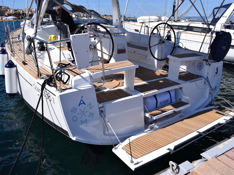 Photo #3 - Oceanis 38 (Ánemos) en Carloforte - 6373