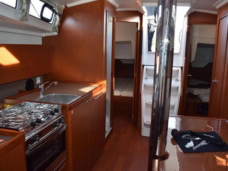 Oceanis 38 (Ánemos)  - 1