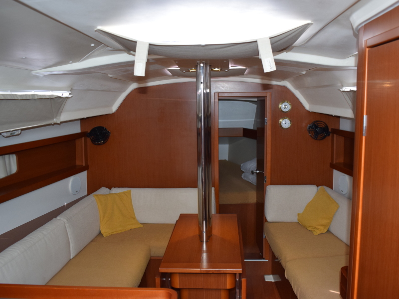 Photo #2 - Oceanis 34 (Izar) en Carloforte - 20252