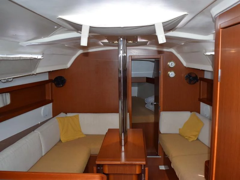 Oceanis 34 (Izar)  - 1