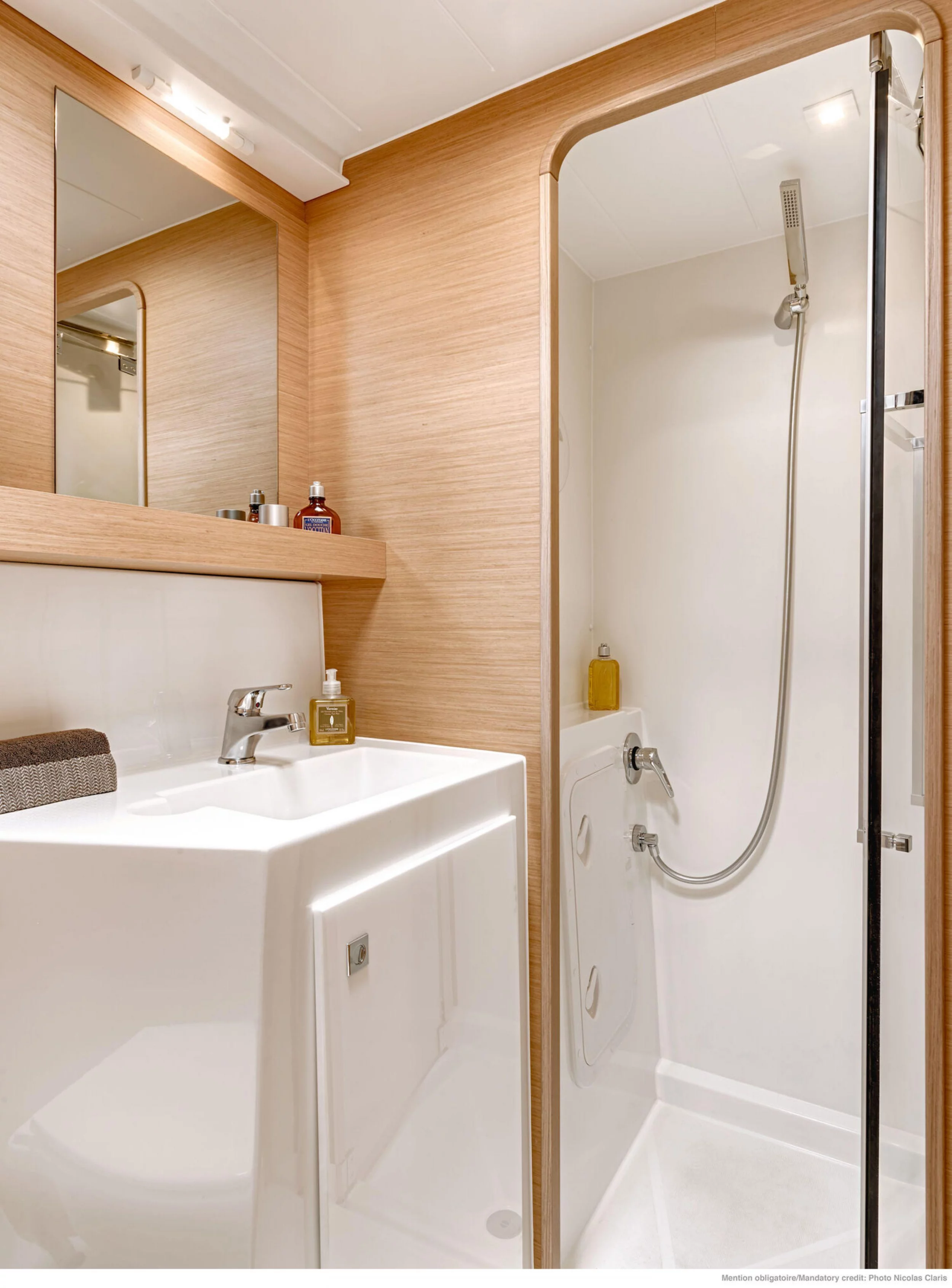 Lagoon 42 (SKYLIGHT)  - 9