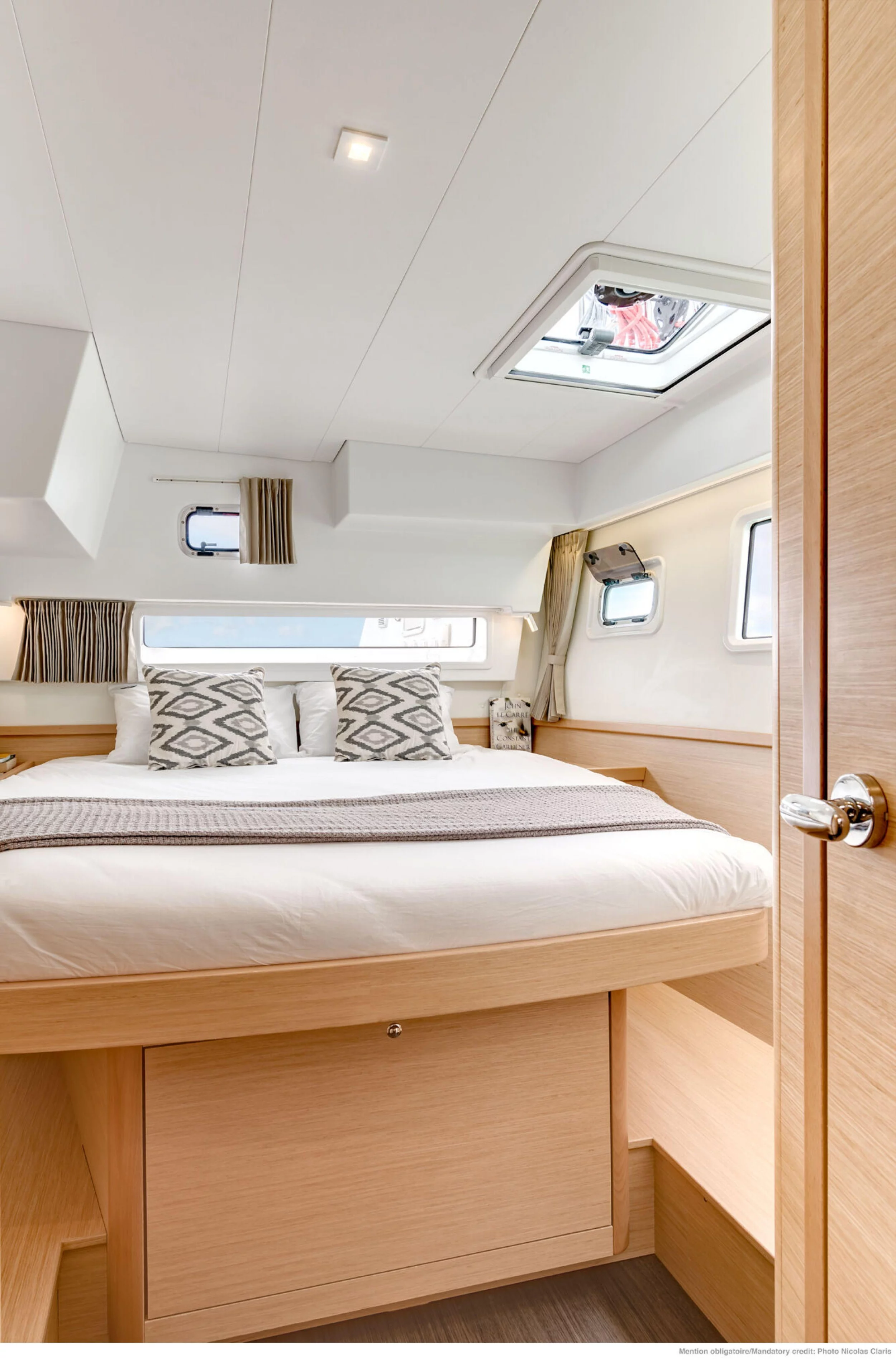 Lagoon 42 (SKYLIGHT)  - 3