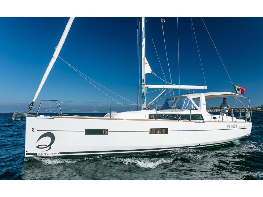 Oceanis 38 — photo 1