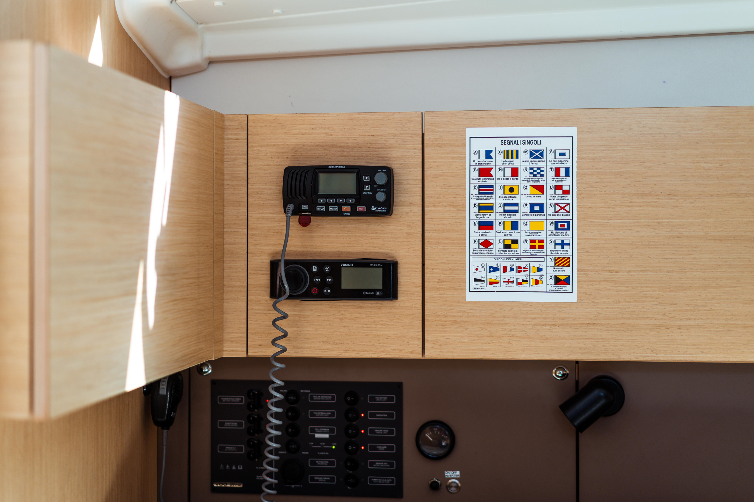 Oceanis 38 — photo 11