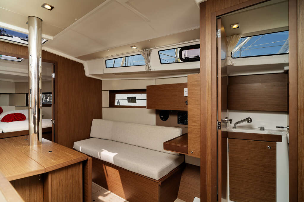 Oceanis 38 — photo 2