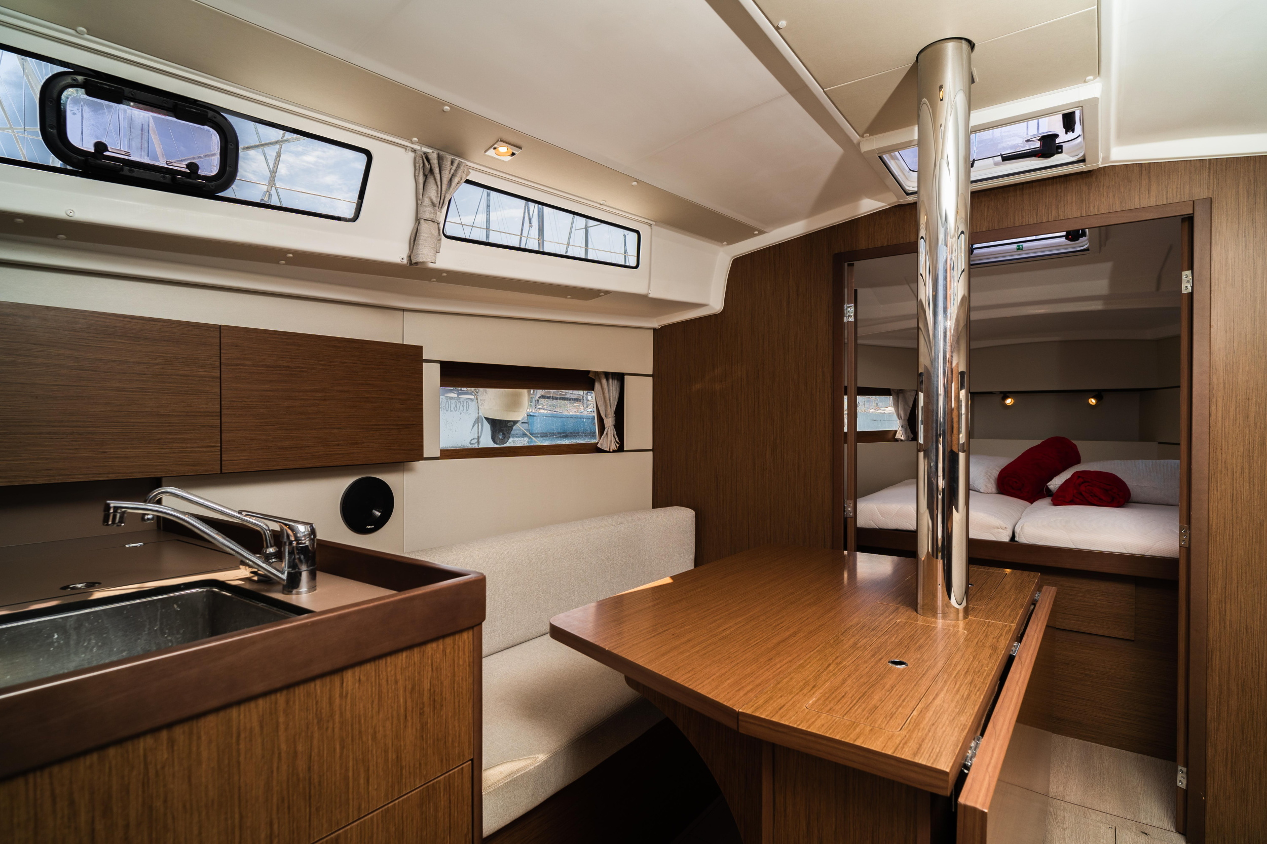 Oceanis 38 — photo 8