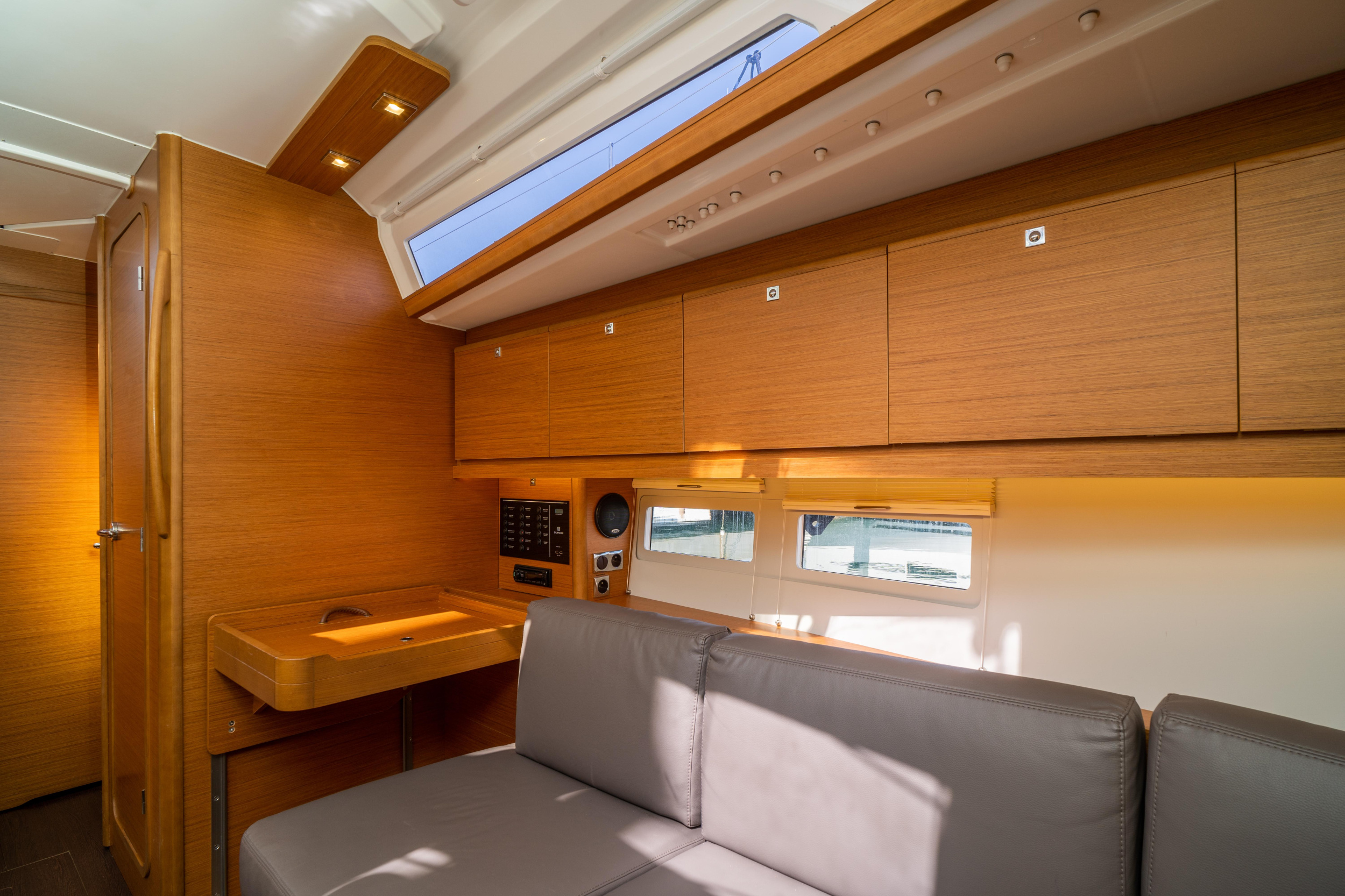 Dufour 390 Grand Large — photo 6