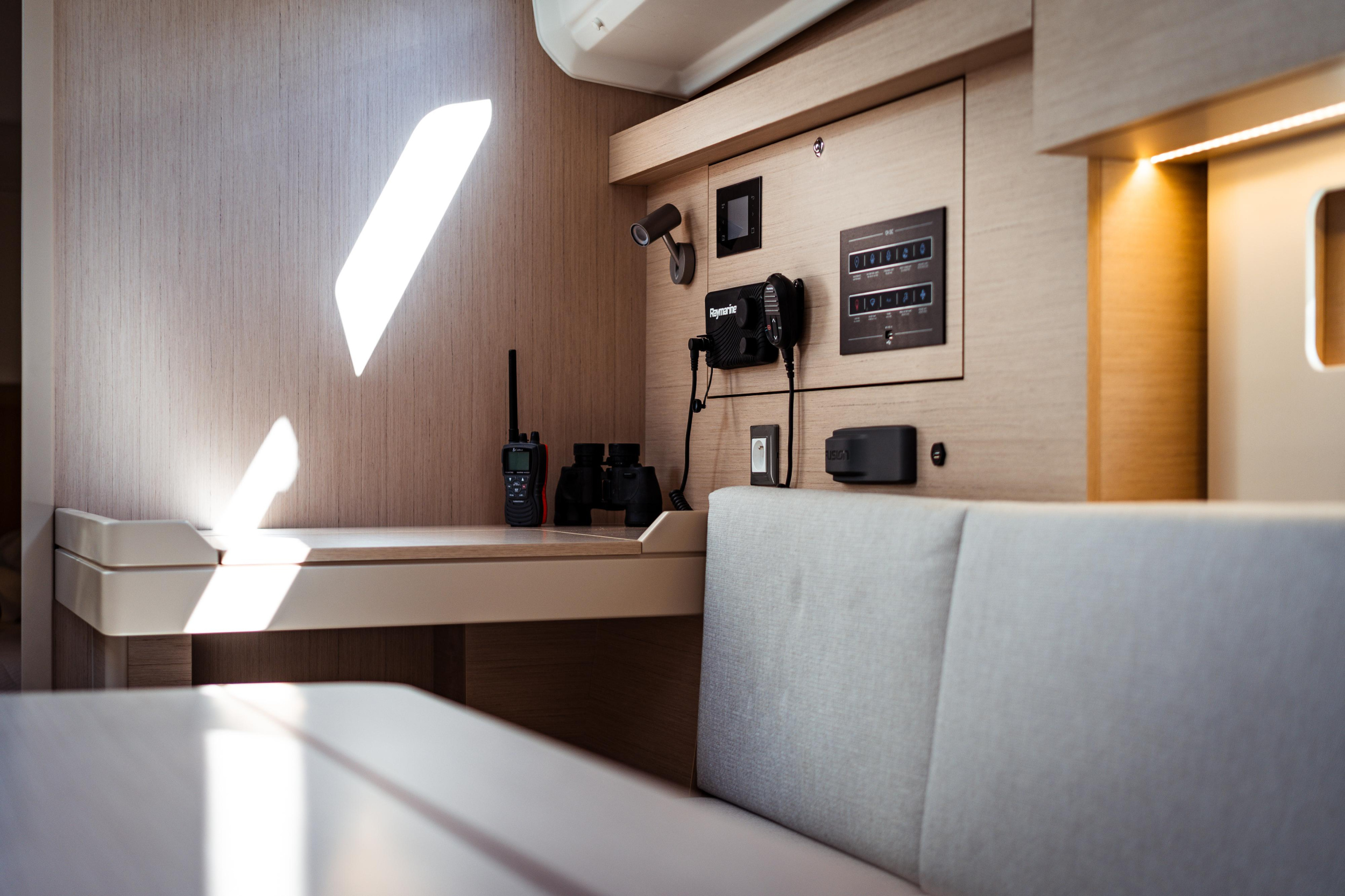 Oceanis 40.1 — photo 18
