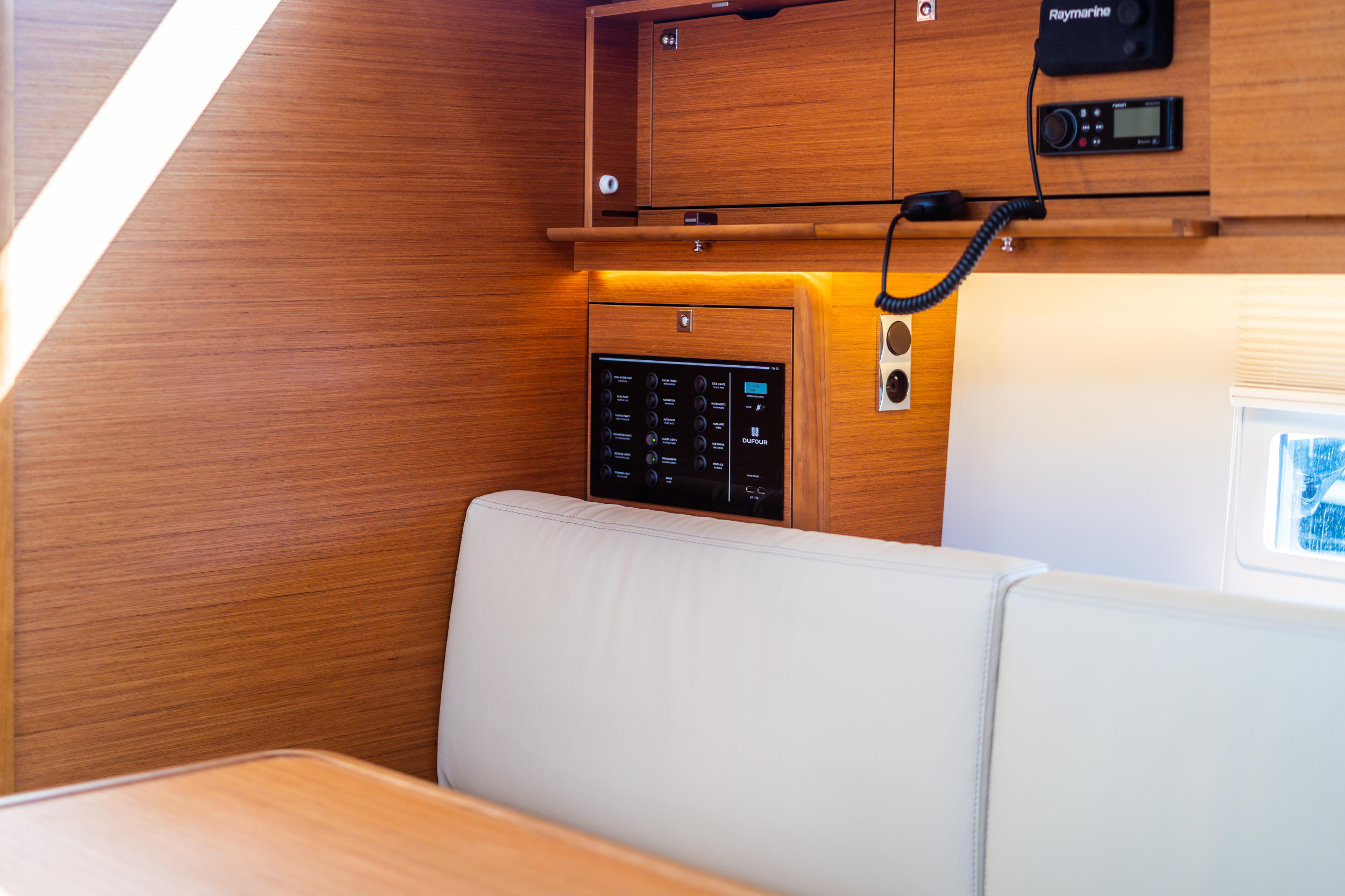 Dufour 430 Grand Large — photo 17