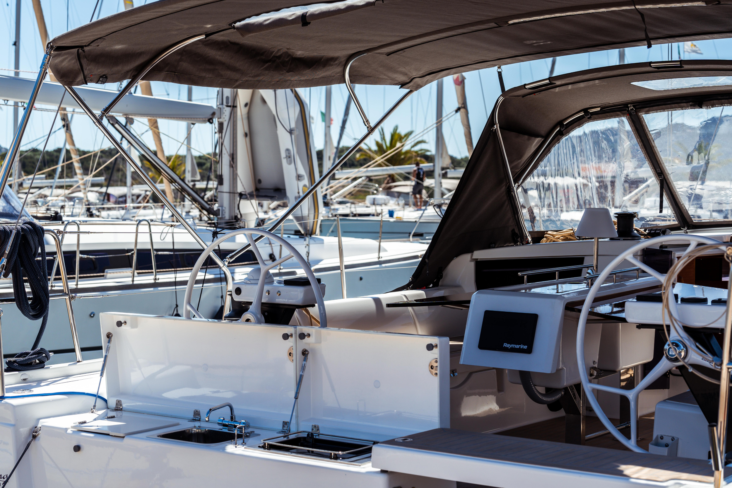 Dufour 430 Grand Large — photo 14